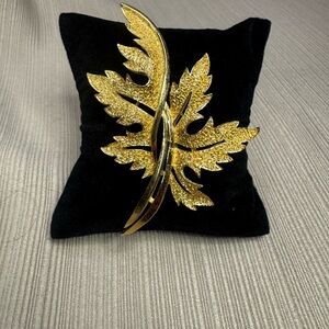 Shimmering Gold Tone Vintage Crown Trifari Leaf Brooch